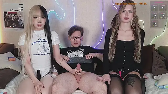 NickAnny online show from November 3, 7:18 pm