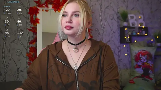 Moon Valkyrie online show from October 10, 8:08 am