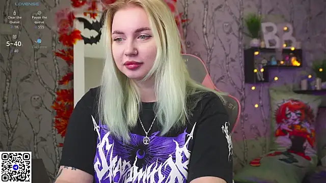 Moon Valkyrie online show from October 26, 9:05 am