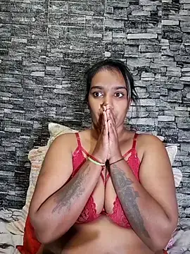 Xindias fantasyX online show from October 3, 8:03 pm