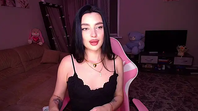 Snapshot of __Malika__ chatting on October 2, 3:06 pm Malika online show from October 2, 3:06 pm