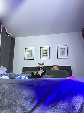 J loren online show from January 9, 9:30 pm