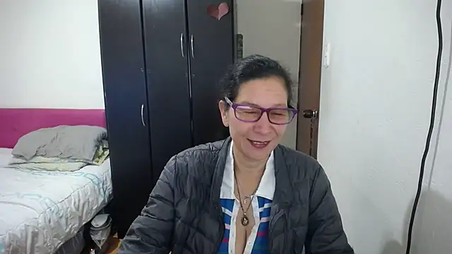 latin49 online show from June 1, 4:25 am
