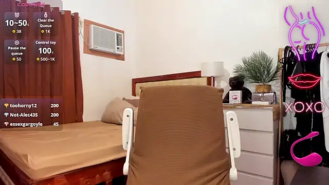 Lustrous Nathalie online show from December 3, 6:05 am