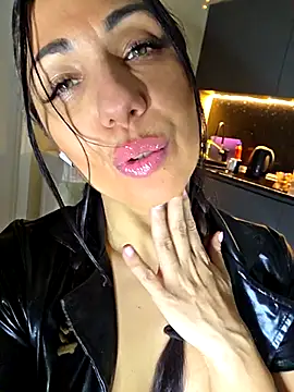 LeticiaWoods online show from February 3, 9:51 pm