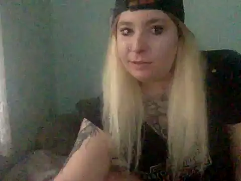 Snapshot of alexabunni chatting on October 8, 1:59 pm alexabunni online show from October 8, 1:59 pm