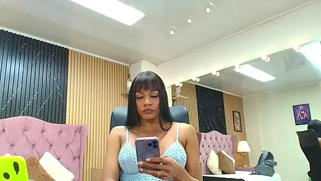 BARBIE BROWNN online show from November 28, 3:59 pm