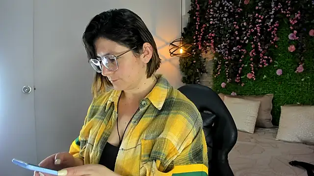 SarahDeyvis online show from December 16, 2:34 pm