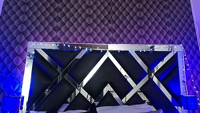 victoriaa lee  online show from January 31, 7:11 pm