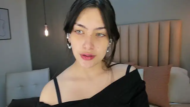 Alexa Thaylor  online show from September 12, 1:40 pm