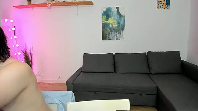 PollyFlame online show from November 6, 8:15 pm