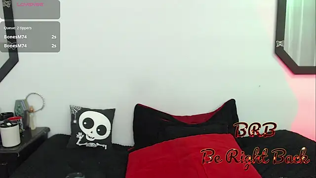 Amy Aloqua online show from November 19, 7:47 pm