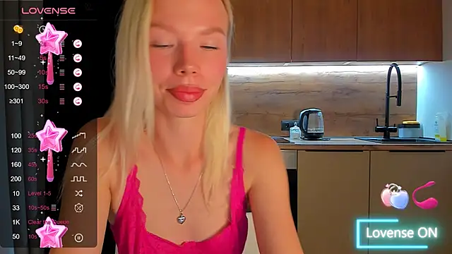 Snapshot of Olivia_Bells chatting on September 22, 10:08 pm Olivia Bells online show from September 22, 10:08 pm
