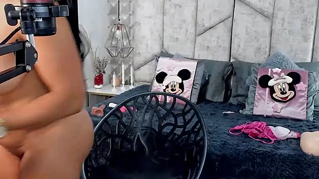 NiicolleMiller online show from November 16, 7:47 pm