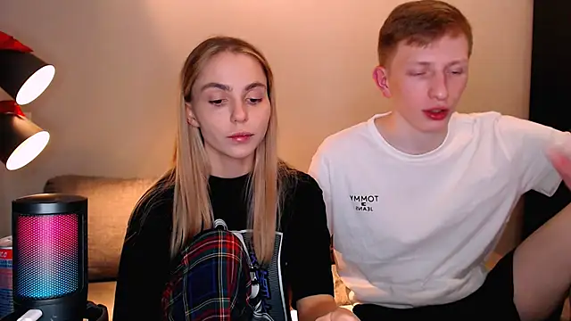 juliaanddima online show from November 12, 10:41 pm