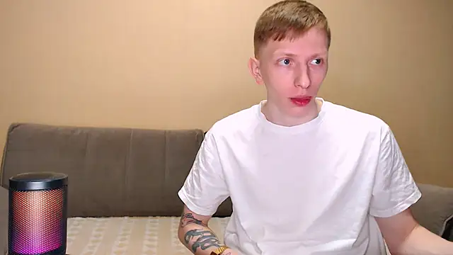 juliaanddima online show from March 10, 6:50 am