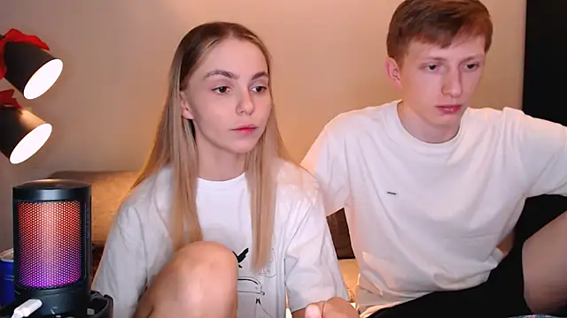 juliaanddima online show from December 17, 10:03 pm