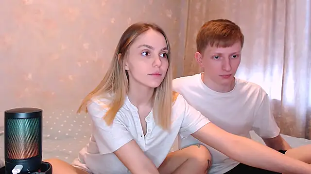 juliaanddima online show from April 7, 9:22 am