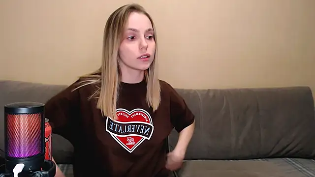 juliaanddima online show from April 4, 10:52 pm