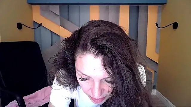 EllaLong online show from February 22, 12:50 pm