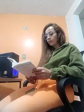 Snapshot of valeria_teiku chatting on September 18, 5:55 pm valeria teiku online show from September 18, 5:55 pm