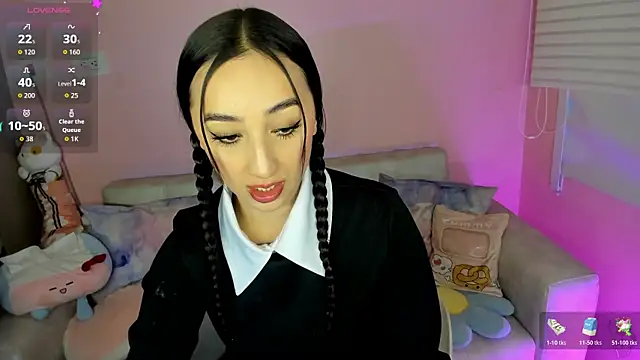 tinysara online show from January 16, 4:36 pm