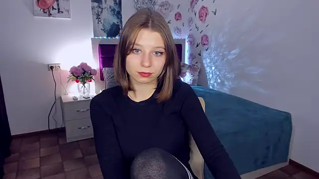 Snapshot of RinaMoore chatting on September 16, 12:35 pm RinaMoore online show from September 16, 12:35 pm