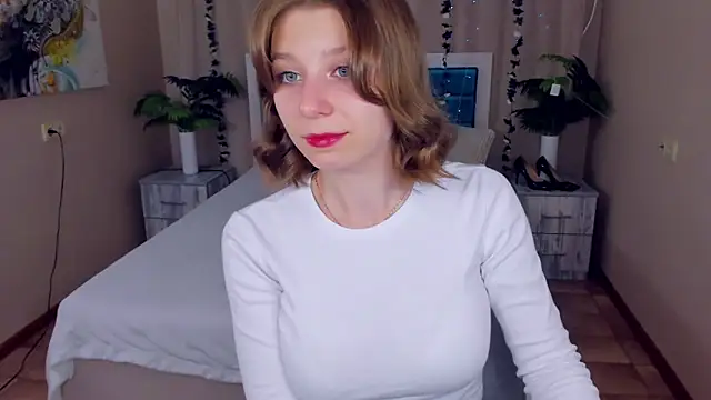 Snapshot of RinaMoore chatting on September 17, 2:48 pm RinaMoore online show from September 17, 2:48 pm