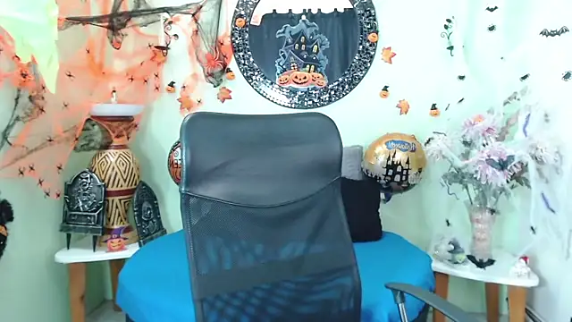 Sofia Franco  online show from October 28, 7:30 pm