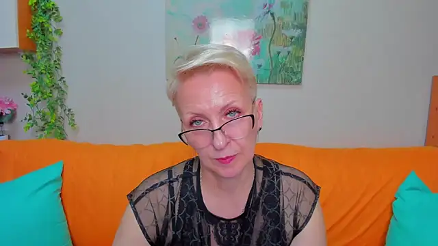 iamyourdream89 online show from March 12, 5:59 pm