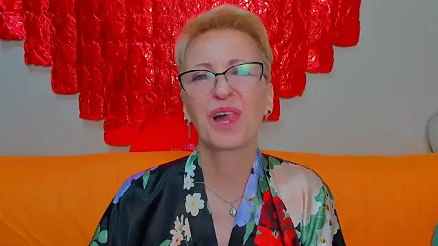 iamyourdream89 online show from February 13, 7:37 pm