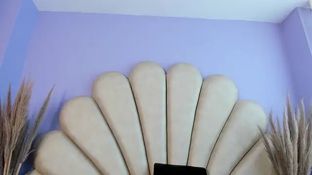 Natasha  Blue online show from February 9, 7:05 pm