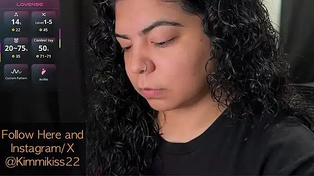 kimmiakiss22 online show from October 29, 8:33 pm