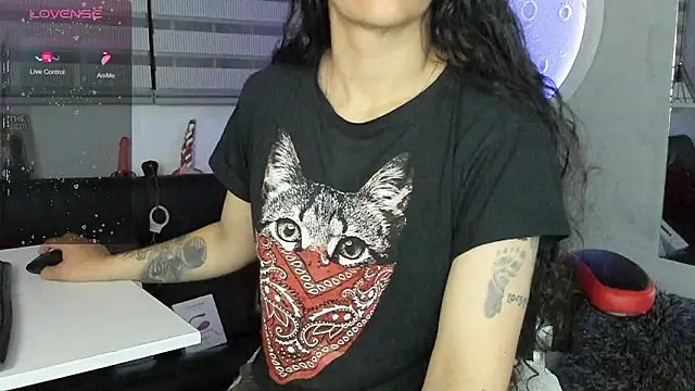 natasha logan  online show from March 3, 4:07 am