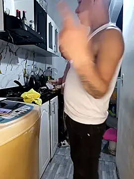 kingofqueenxxx online show from March 19, 1:21 am