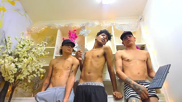 BvlgarVoyss online show from December 4, 8:53 pm