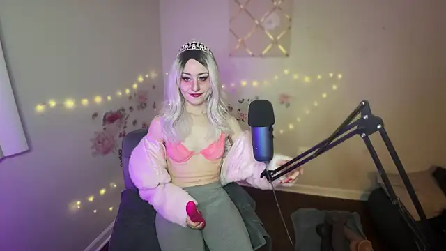 Starr1123 online show from December 3, 4:59 am