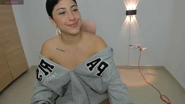 Snapshot of isabella_thomsonp chatting on October 14, 8:33 pm isabella thomsonp online show from October 14, 8:33 pm