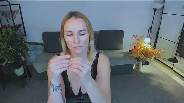 Karinella x online show from November 6, 9:21 pm