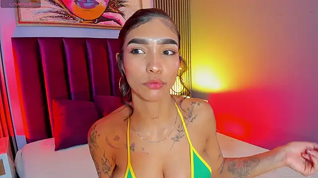 LauraAristizabal online show from March 14, 1:12 pm