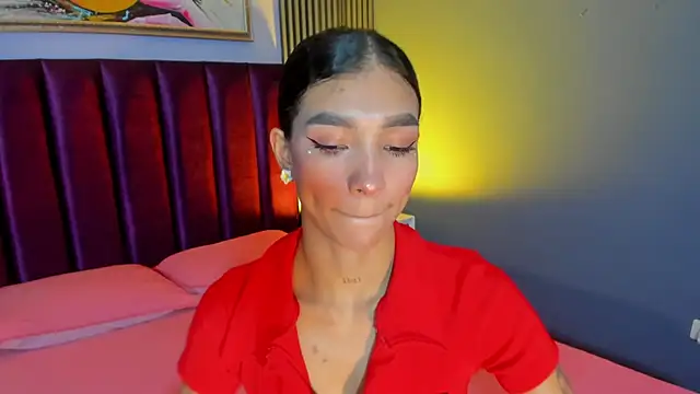 LauraAristizabal online show from March 31, 12:38 pm