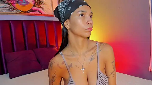 LauraAristizabal online show from March 8, 12:42 pm