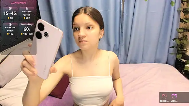 MelaniGrand online show from September 17, 9:40 am