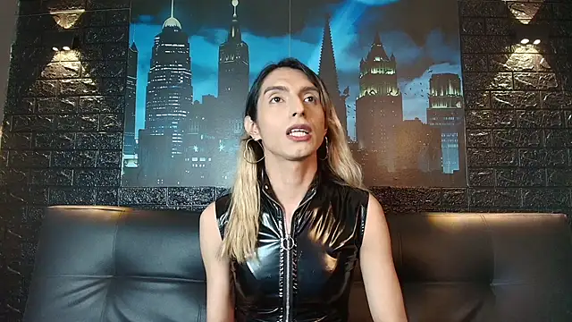 Victoria Badgal  online show from November 13, 9:25 pm