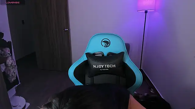 Emily Nicole online show from February 26, 1:48 am