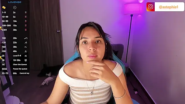 Emily Nicole online show from February 7, 12:36 am