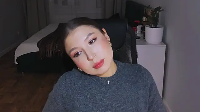 Eva Chris online show from September 26, 4:15 pm