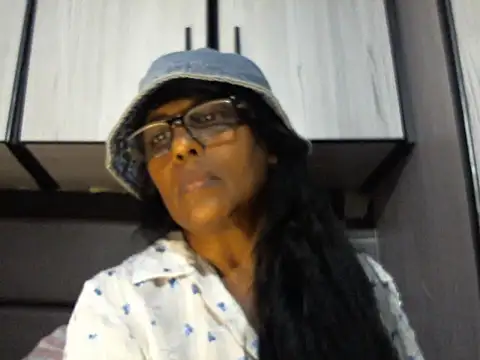 MsAttitude online show from April 11, 9:35 am