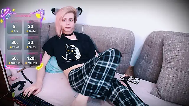 Littlepinkcat online show from October 30, 10:38 am