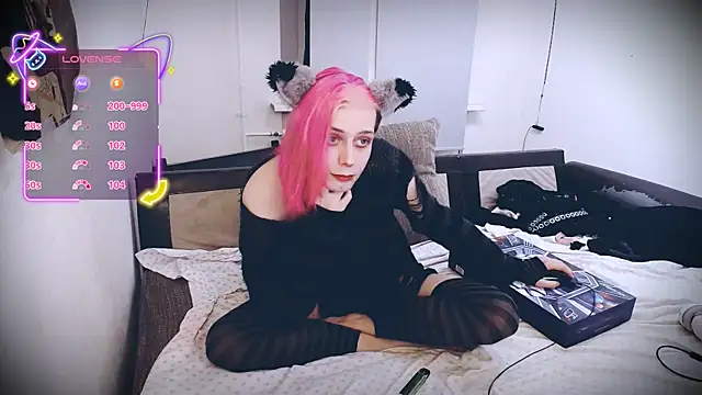 Littlepinkcat online show from December 22, 11:19 pm